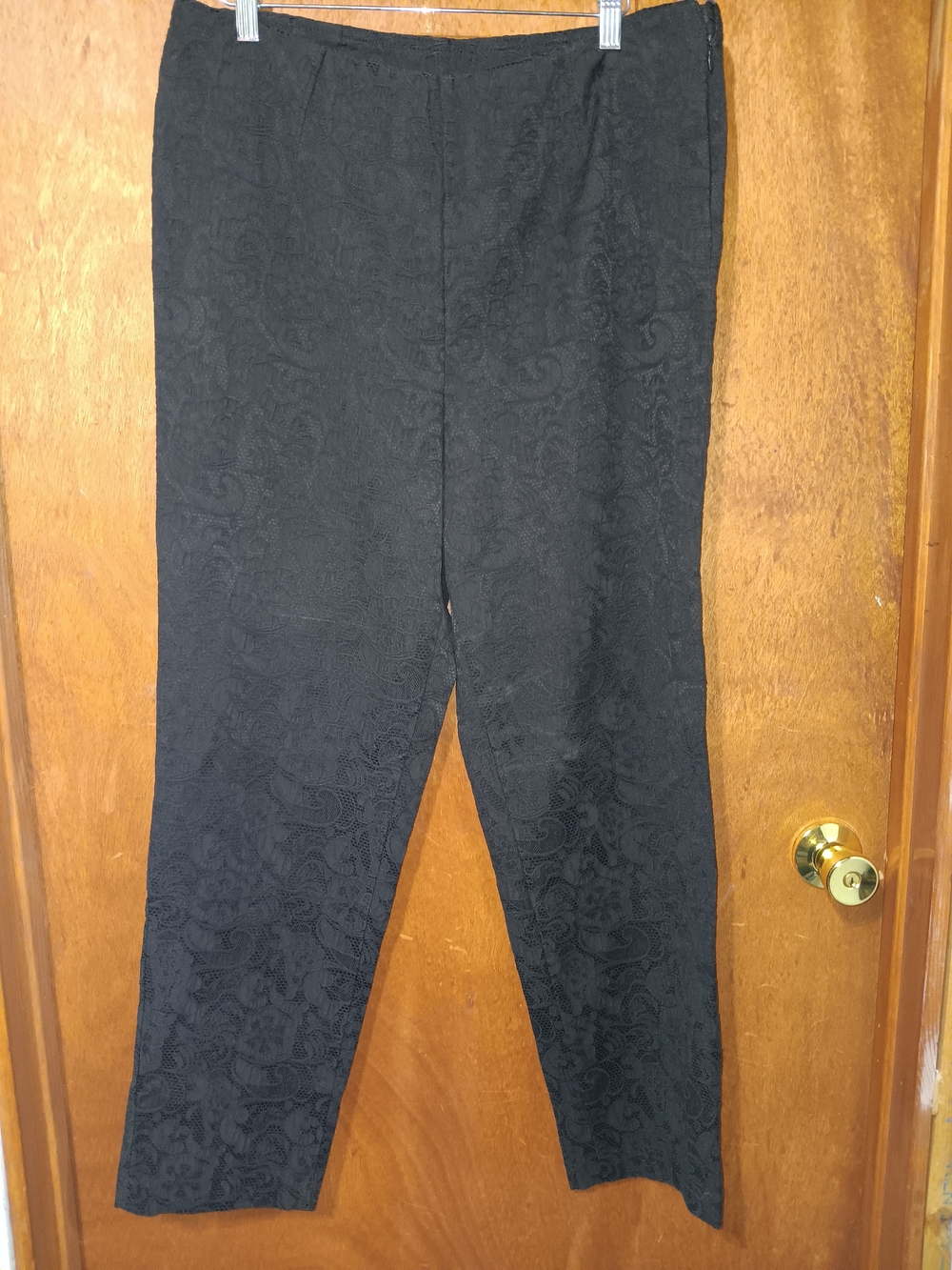 Investments Black Textured Floral Pull-On Pants
